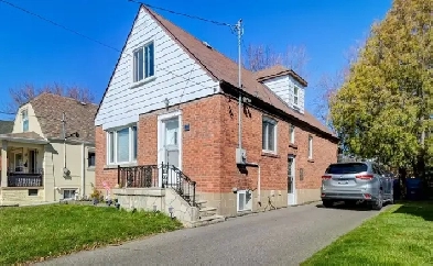 FULL Family Home in Clairlea – Finished basement included Image# 3