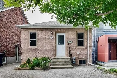 Beautifully renovated suite in Oakwood Village - Parking Avail Image# 5