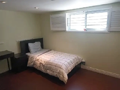 Room available, yonge and empress, yonge subway line Image# 1