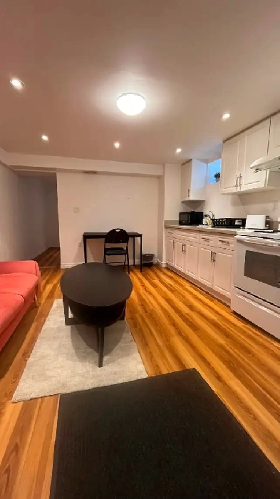 2B/2b renovated Bsm apt DT Toronto Dundas & Shaw all included Image# 6