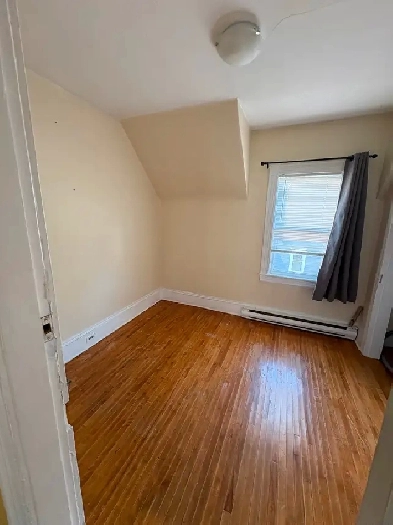 Looking for a roommate in 2 bed 1 bath apartment downtown June 1 Image# 10