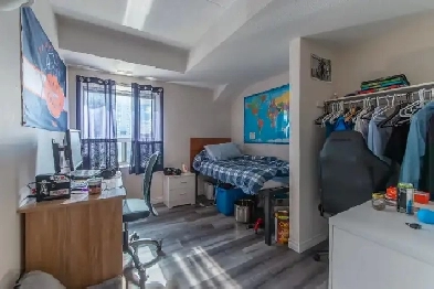 Bedroom with en-suite bathroom - 5 mins from Campus! Image# 1