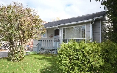 House Main Floor (Two Bedrooms) Ottawa East Available Now Image# 1