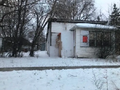 Tearing Down or Downsizing? We Make It Simple! - Winnipeg