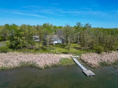 Sprawling Family Estate Offering Multiple Living Quarters! Image# 1