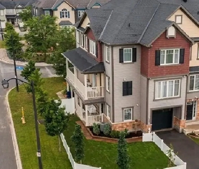 197 PAR-LA-VILLE Cir, Stittsville FOR RENT Image# 1