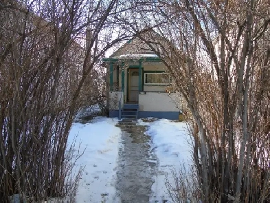 Cozy 1 Bedroom House Available in South Cranbrook BC Image# 6