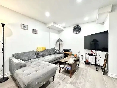 2 1 BED BASEMENT, Thornhill, Markham Image# 2