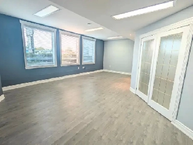 LOCAL À STE-CATHERINE