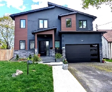 Custom built house for sale in downtown Brampton Image# 1