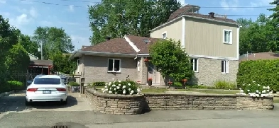 Aubaine: maison à étages rénové, vue sur la rivière Image# 1