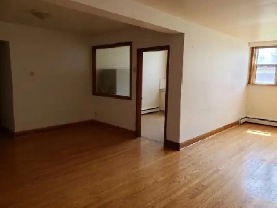 2 Bedroom Oshawa - Building with coin laundry, 1 Parking Image# 1