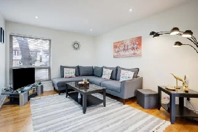 24 Horseshoe Court, Brampton, (Residential Freehold) Image# 1