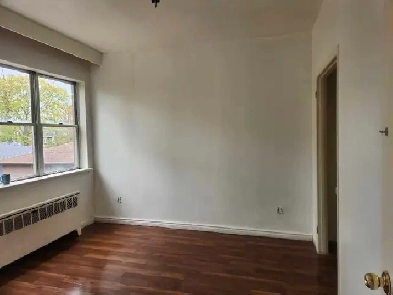 Rental Master Bedroom Ready in Port Credit Mississauga Image# 3
