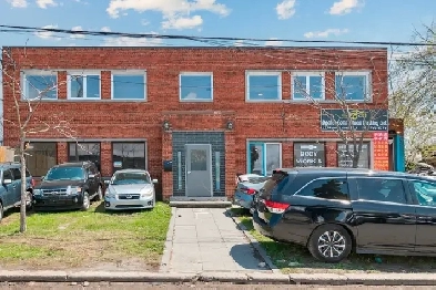 Modern 2nd-Floor Commercial Unit – Danforth/Birchmount – $1,800! Image# 1