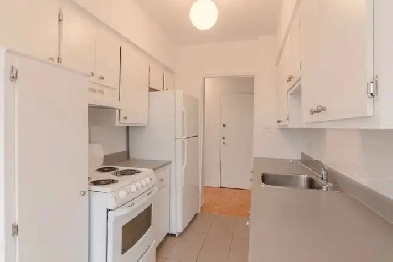 5th floor, 698 square foot 2-bed apartment, Outremont - ID 3828 Image# 2