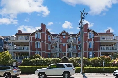 Unit With Tons Of Sunlight! Image# 1