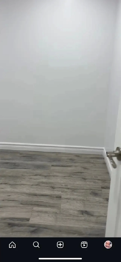 room for rent in salon Image# 1