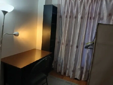 Bedroom for rent Image# 3