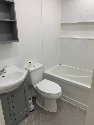 4 1/2 metro Parc Image# 1