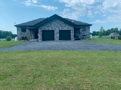 Beatiful 3 Bedroom Home on Heritage Golf Course Image# 8