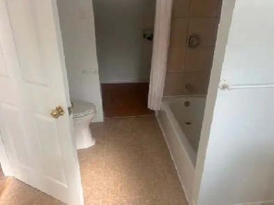 Master bedroom for rent kanata north Image# 3