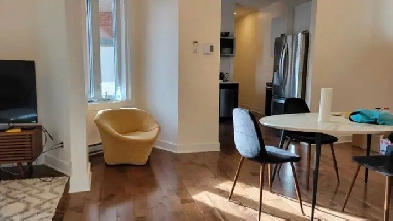 Chambre en colocation sur le Plateau avec stationnement Image# 1