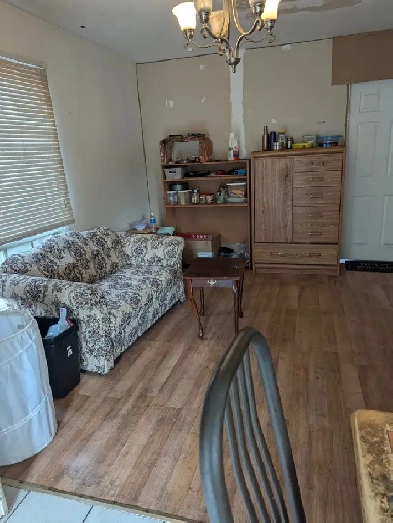 Master Bedroom, Private washroom Mississauga, Meadowvale Parking Image# 1