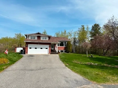 Large house with an inground pool for rent - Miramichi Image# 1