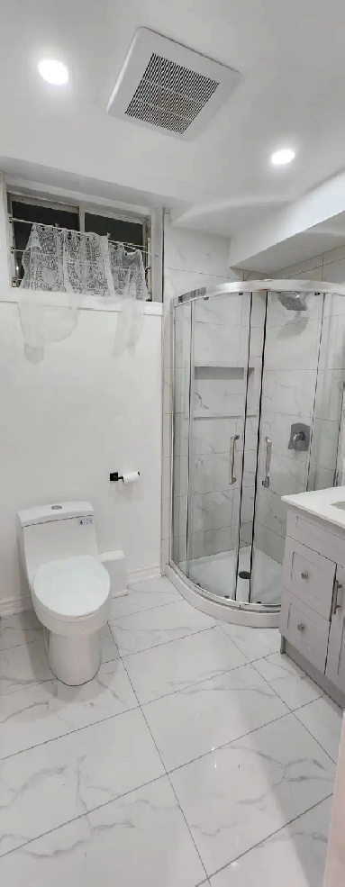 FOR RENT – Bright, Beautiful & Fully Renovated Basement Apt Image# 4