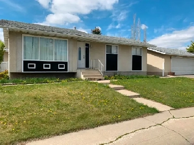 Main Floor Bungalow for Rent Image# 18