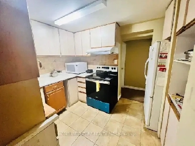 Amazing - For Rent In Scarborough - 3 Bedrooms Basement Image# 6