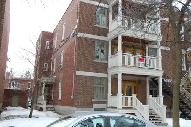 Rosemont Face Parc Molson 5 1/2 renove 2 chambres   bureau Image# 1