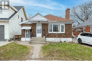 Single House in Old Ottawa East Image# 1