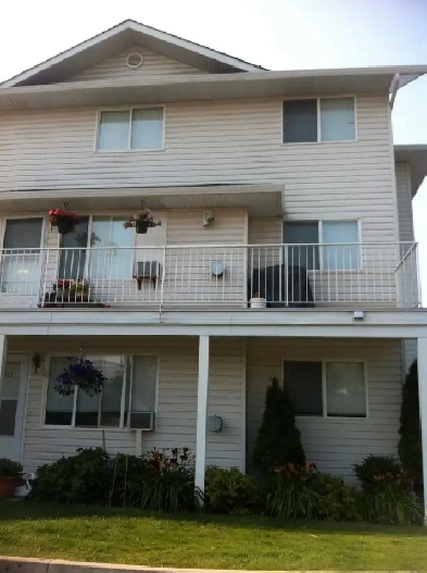 3 bedroom townhouse Image# 3