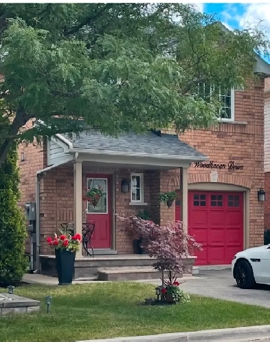 4bdrm house, upper level Image# 1