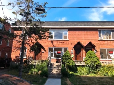 Lower duplex NDG, v. large 8 1/2 sunny renovated, huge backyard Image# 8