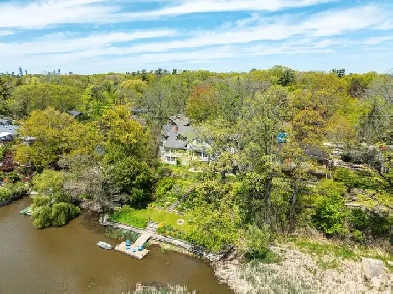 Credit River Estate Complete With Breathtaking Views Image# 1