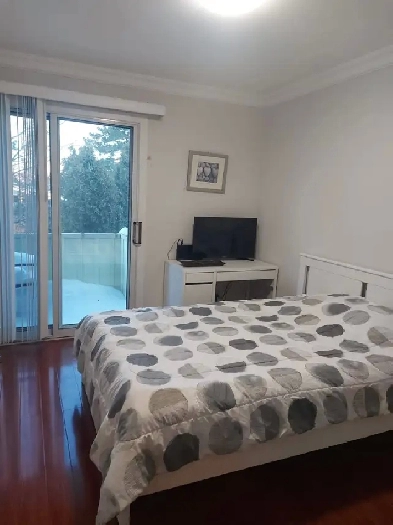 Great room with balcony in Condo Townhouse Burnhamthorpe/Tomken Image# 1