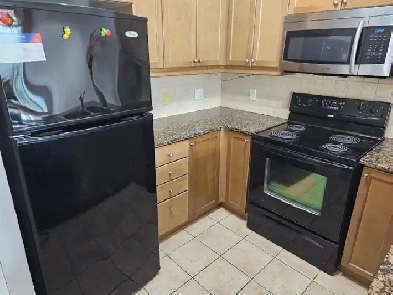 2 Beds, 1 bath Condo (Hurontario/Burnhamthorpe) Image# 3