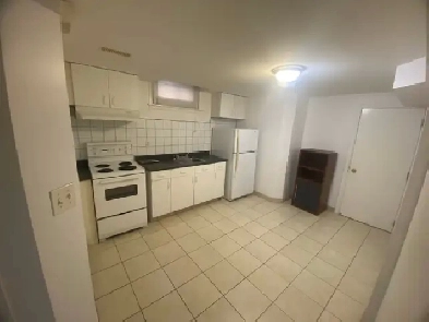 Downtown Mississauga one bedroom basement apartment Image# 6