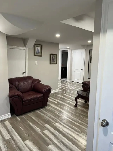 Single furnished room rent June 1 in Brampton