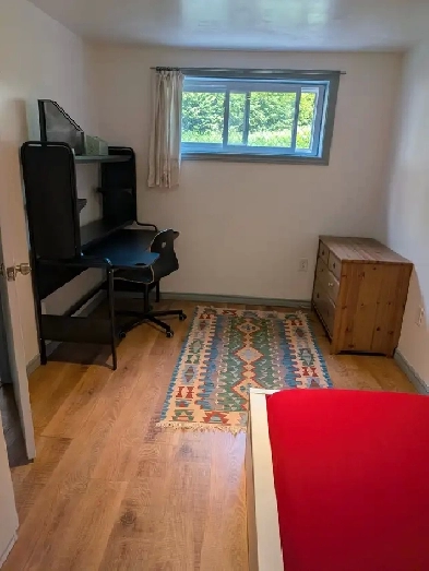 2 rooms 4 rentDonMills/McNicoll,avail.nowfemale Senecastuden Image# 5