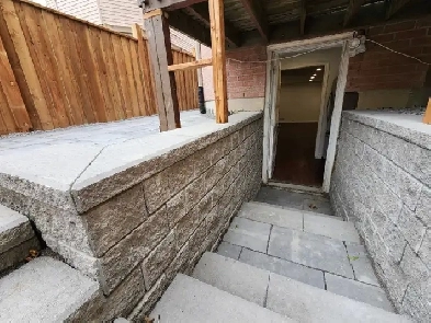 Legal basement apartment with 2 large bedrooms in Aurora Image# 4