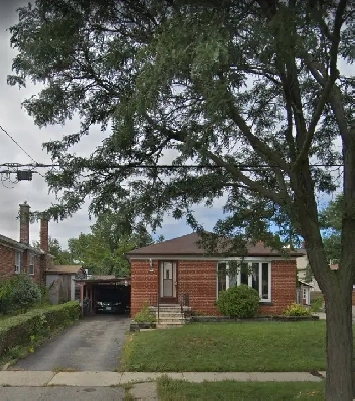 Main-floor Bedroom For Rent in Scarborough Image# 8