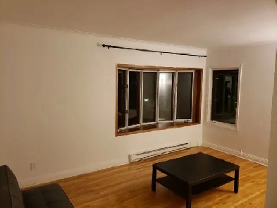 6  1/2 Upper Duplex , behind Plaza Cotes Des Neige Image# 1