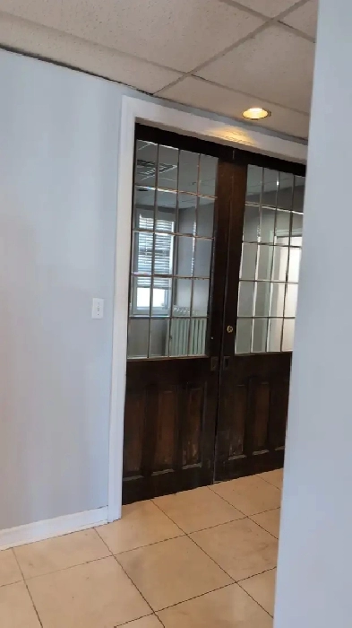 Office Space. Main & Wentworth | 1,257 sq ft | Ground Floor. Image# 4