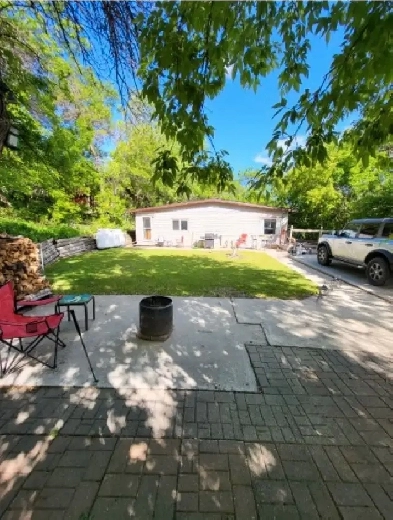 Beautiful Buena Vista Bungalow just a few steps from the Beach! Image# 3