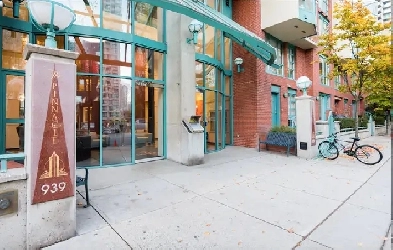 Downtown Living – Fully Furnished Private Room Image# 1