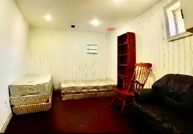 One basement bedroom on Markham / Ellesmere for rent Image# 1